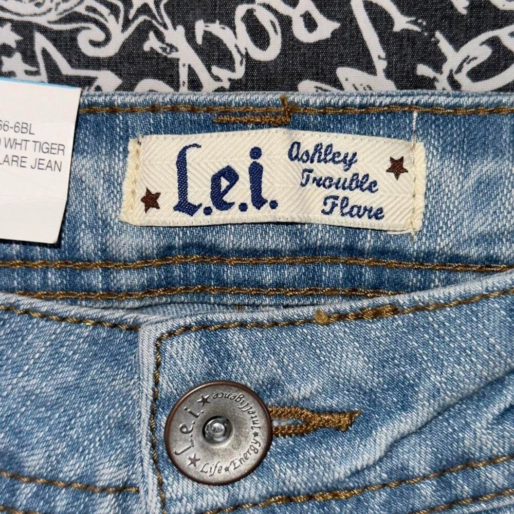 👖 Deadstock Y2K L.E.I. low-rise flare jeans (approx Women’s US 2–4) - Picture 4 of 8